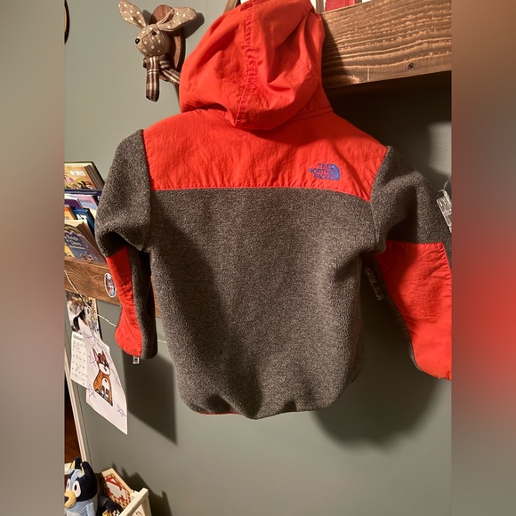 Toddler North face fleece size 5 - Picture 3 of 4